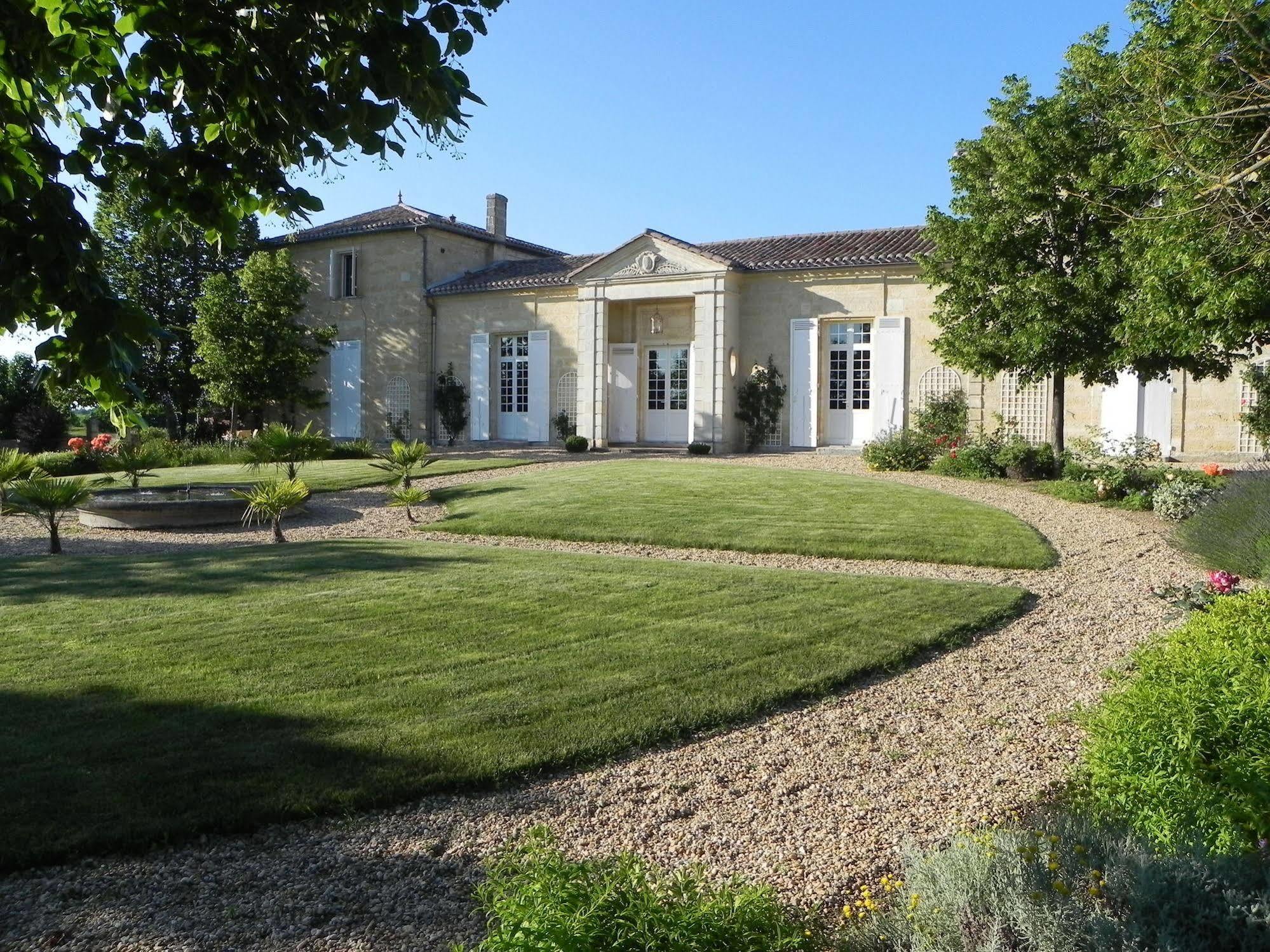 Chateau Belles Graves Pomérols Exterior foto
